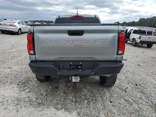 1GCPTFEK0R1104563 - 2024 CHEVROLET COLORADO ZR2 GRAY photo 6