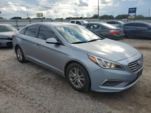 5NPE24AF8HH447006 - 2017 HYUNDAI SONATA SE 银色 照片 4