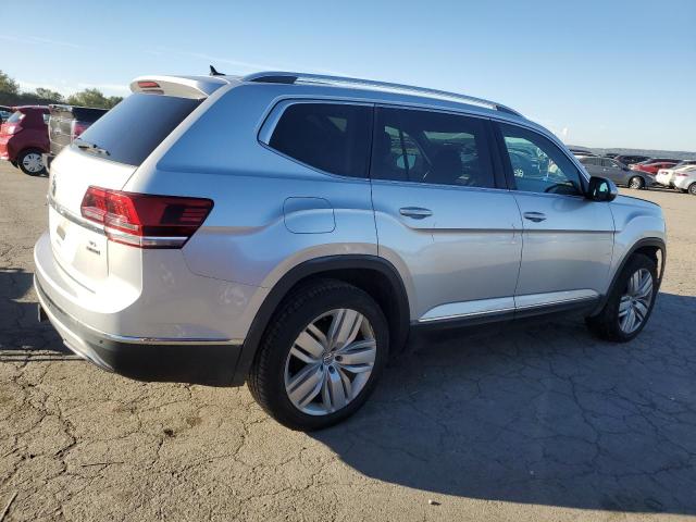 1V2NR2CAXJC513668 - 2018 VOLKSWAGEN ATLAS SEL PREMIUM Արծաթագույն լուսանկար 3