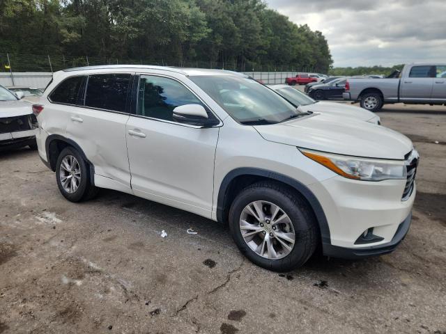 5TDKKRFHXFS050205 - 2015 TOYOTA HIGHLANDER XLE WHITE photo 4
