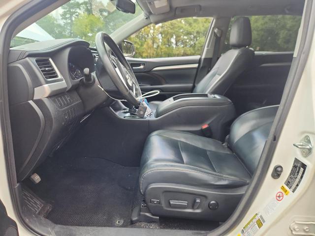 5TDKKRFHXFS050205 - 2015 TOYOTA HIGHLANDER XLE WHITE photo 7