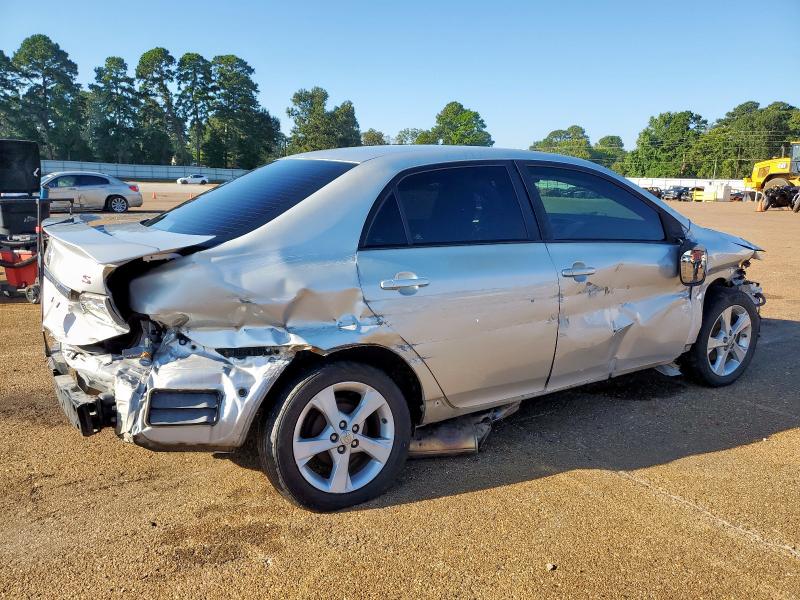 5YFBU4EE8DP117720 - 2013 TOYOTA COROLLA BASE Srebrny zdjęcie 3