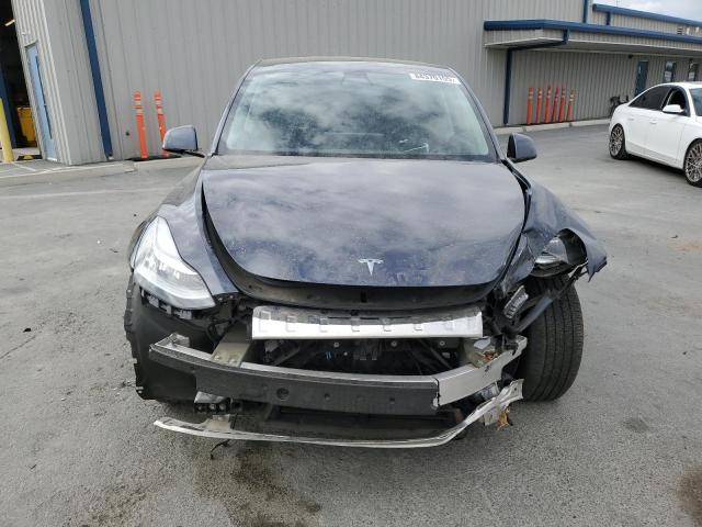 5YJYGDEE2MF257999 - 2021 TESLA MODEL Y 银色 照片 5