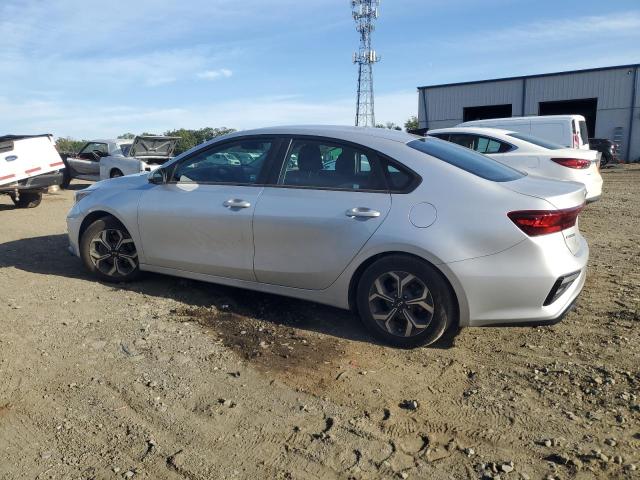 3KPF24AD3LE173715 - 2020 KIA FORTE FE SILVER photo 2