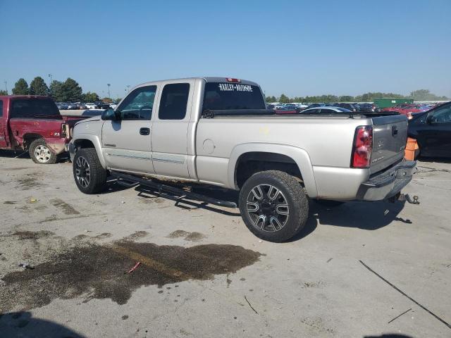 1GCHC29U05E182448 - 2005 CHEVROLET SILVERADO C2500 HEAVY DUTY SILVER photo 2