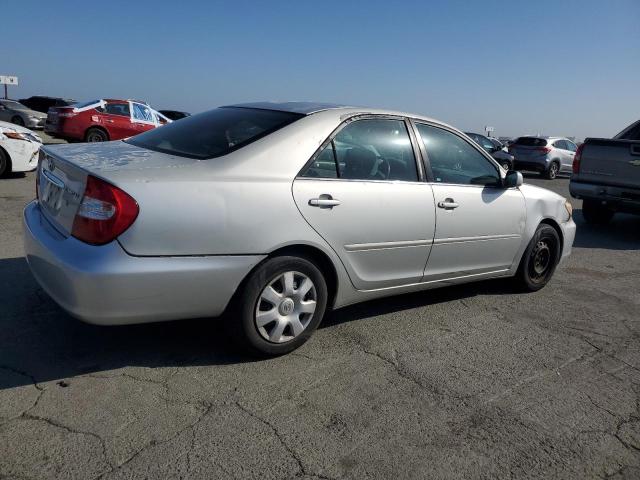 4T1BE32K42U552229 - 2002 TOYOTA CAMRY LE SILVER photo 3