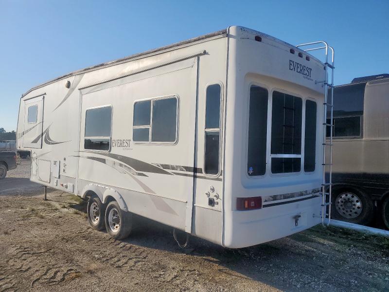 4YDF3122931480685 - 2003 KEYSTONE EVEREST WHITE photo 3