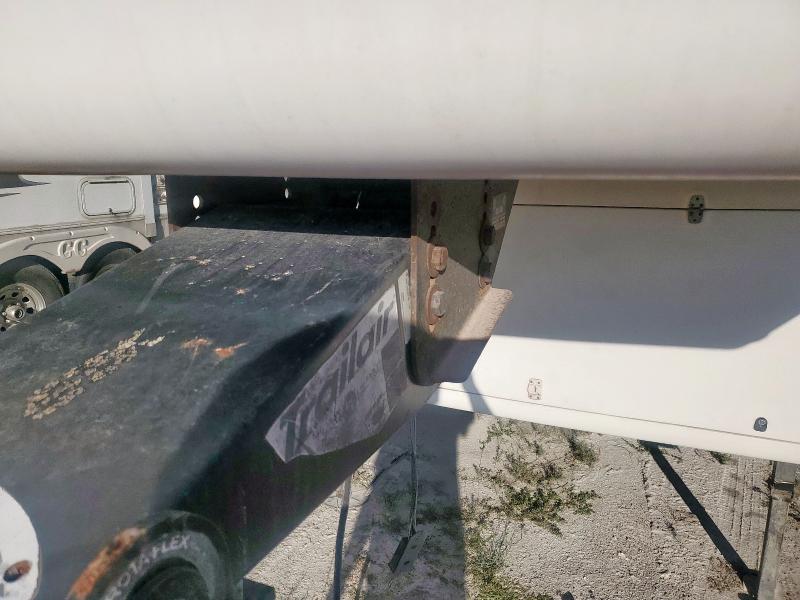 4YDF3122931480685 - 2003 KEYSTONE EVEREST WHITE photo 7