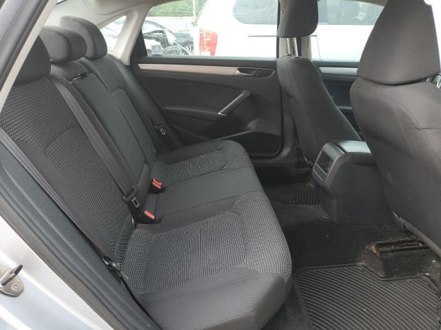 1VWAT7A30HC071199 - 2017 VOLKSWAGEN PASSAT S SILVER photo 10