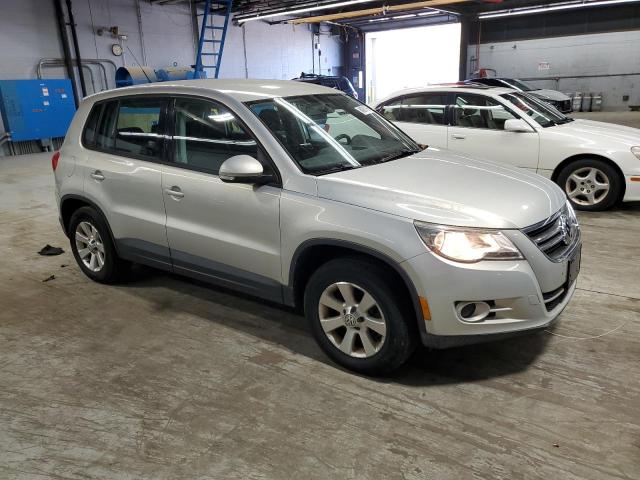 WVGAV75N09W510583 - 2009 VOLKSWAGEN TIGUAN S SILVER photo 4