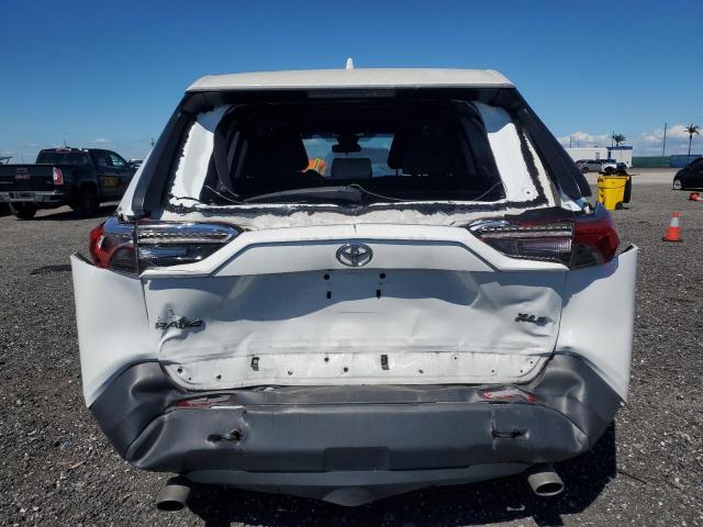 2T3W1RFV6MC091762 - 2021 TOYOTA RAV4 XLE 白色 照片 6