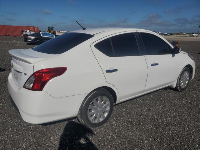 3N1CN7AP0JL863391 - 2018 NISSAN VERSA S თეთრი ფოტო 3