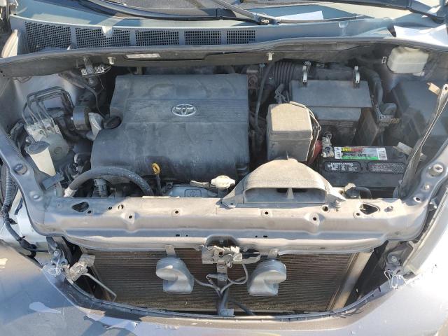 5TDYK3DC8CS244970 - 2012 TOYOTA SIENNA XLE GRAY photo 12