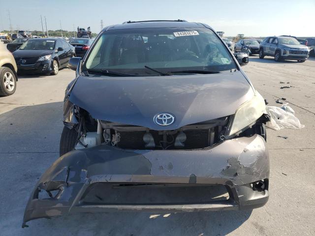 5TDYK3DC8CS244970 - 2012 TOYOTA SIENNA XLE GRAY photo 5