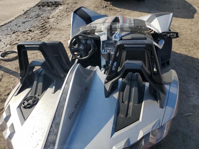 57XAAPFA4G7115543 - 2016 POLARIS SLINGSHOT SL SILVER photo 6