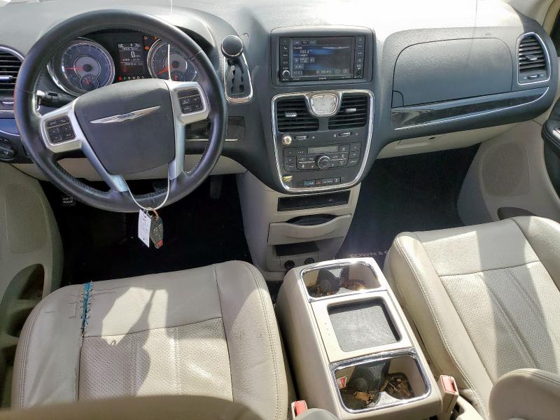 2C4RC1CG9DR615994 - 2013 CHRYSLER TOWN & COU TOURING L SILVER photo 8