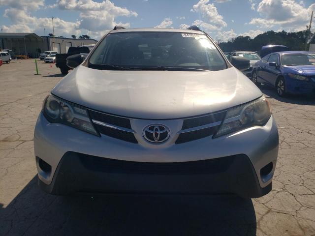 JTMZFREV9FJ037338 - 2015 TOYOTA RAV4 LE SILVER photo 5