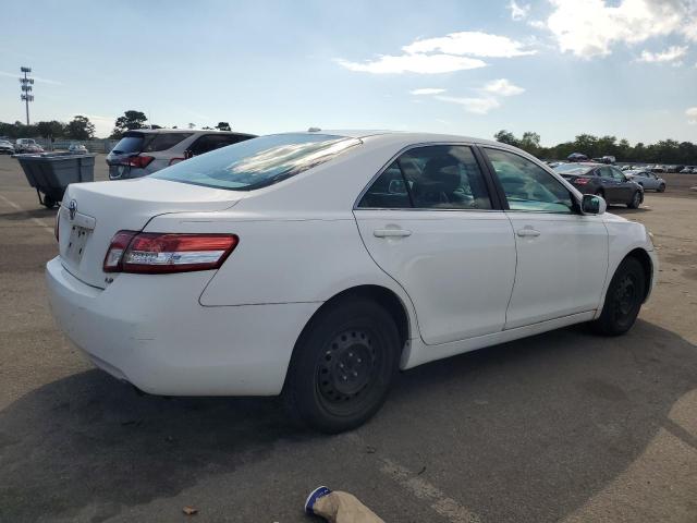 4T1BF3EK5AU569516 - 2010 TOYOTA CAMRY BASE WHITE photo 3