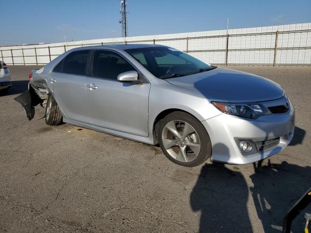 4T1BK1FK7CU018411 - 2012 TOYOTA CAMRY SE ვერცხლისფერი ფოტო 4