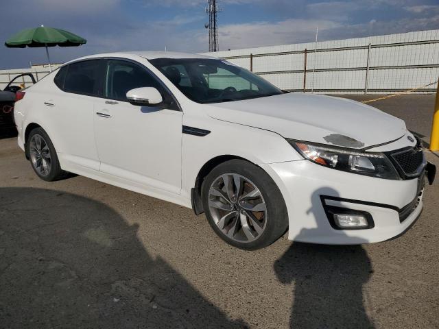 5XXGR4A74FG384816 - 2015 KIA OPTIMA SX WHITE photo 4