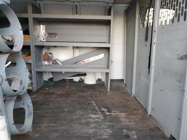 1GCWGAFP2J1197863 - 2018 CHEVROLET EXPRESS WHITE photo 11