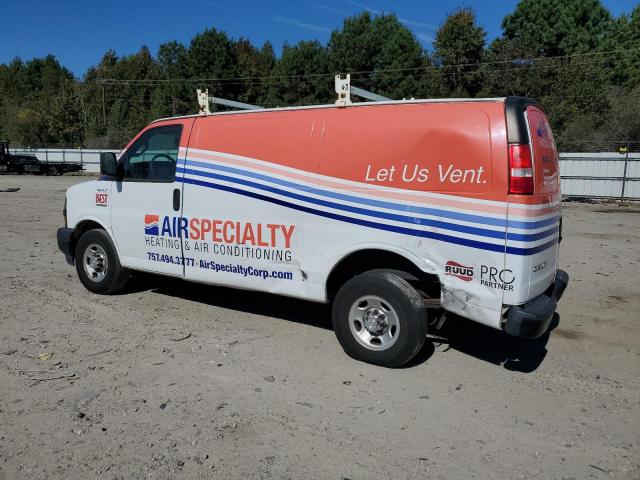 1GCWGAFP2J1197863 - 2018 CHEVROLET EXPRESS WHITE photo 2