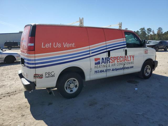 1GCWGAFP2J1197863 - 2018 CHEVROLET EXPRESS WHITE photo 3