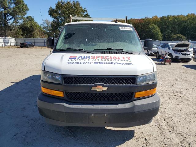 1GCWGAFP2J1197863 - 2018 CHEVROLET EXPRESS WHITE photo 5