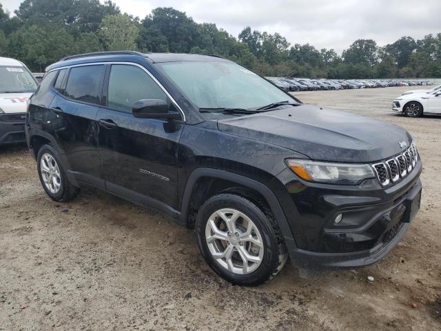 3C4NJDBN3RT132687 - 2024 JEEP COMPASS LATITUDE Noir photo 4
