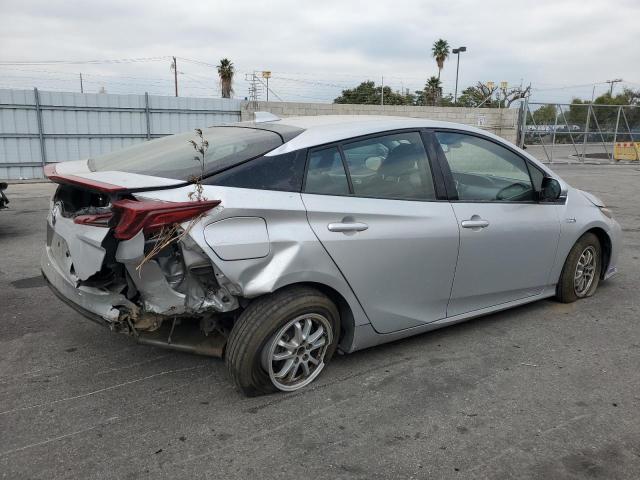 JTDKARFP3J3097130 - 2018 TOYOTA PRIUS PRIM ვერცხლისფერი ფოტო 3