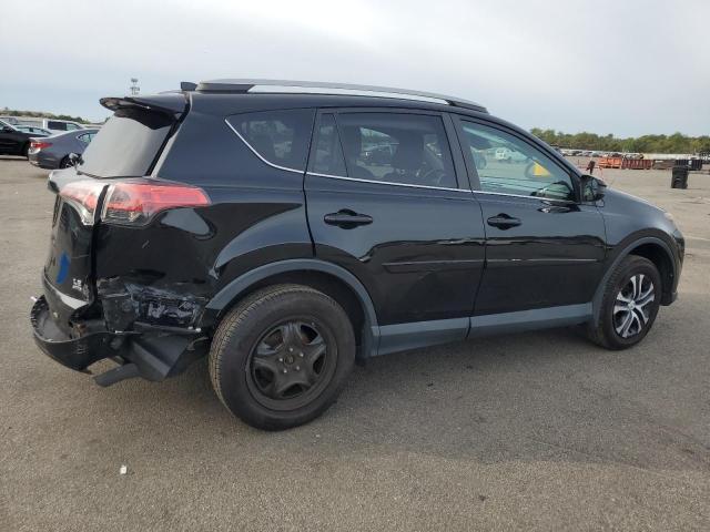 2T3BFREVXJW760188 - 2018 TOYOTA RAV4 LE 黑色 照片 3