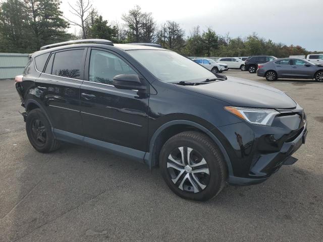 2T3BFREVXJW760188 - 2018 TOYOTA RAV4 LE 黑色 照片 4