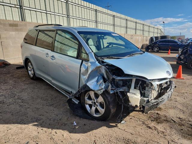 5TDKK3DCXFS608512 - 2015 TOYOTA SIENNA LE BLUE photo 4