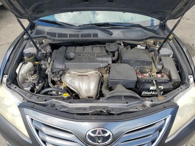 4T4BF3EK3BR100660 - 2011 TOYOTA CAMRY BASE رمادي صورة 11