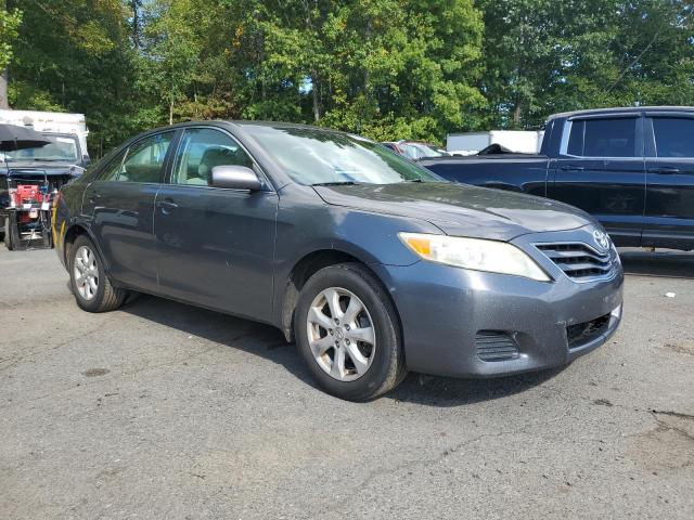 4T4BF3EK3BR100660 - 2011 TOYOTA CAMRY BASE رمادي صورة 4