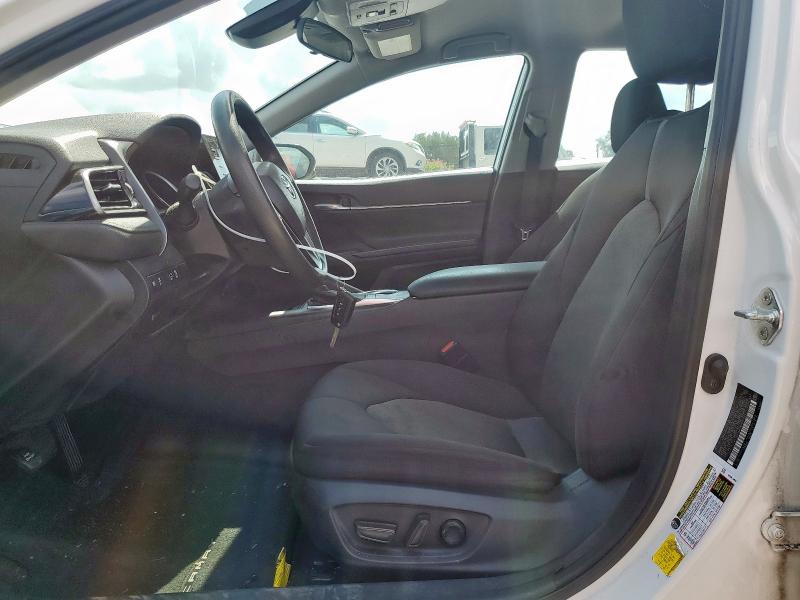 4T1C11AK1NU643064 - 2022 TOYOTA CAMRY LE WHITE photo 7