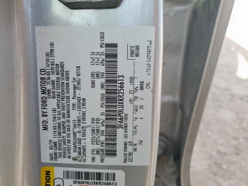 3FA6P0LUXKR256613 - 2019 FORD FUSION SE فضي صورة 12