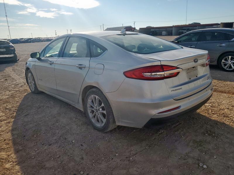 3FA6P0LUXKR256613 - 2019 FORD FUSION SE فضي صورة 2