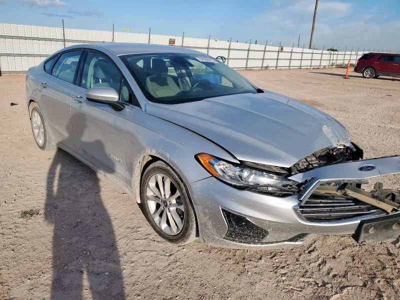 3FA6P0LUXKR256613 - 2019 FORD FUSION SE فضي صورة 4