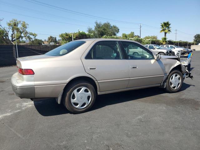 JT2BF22K8W0092011 - 1998 TOYOTA CAMRY CE GOLD photo 3