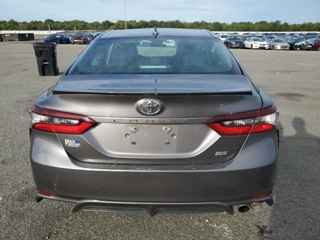 4T1G11AK4RU840463 - 2024 TOYOTA CAMRY SE NIGHT SHADE GRAY photo 6