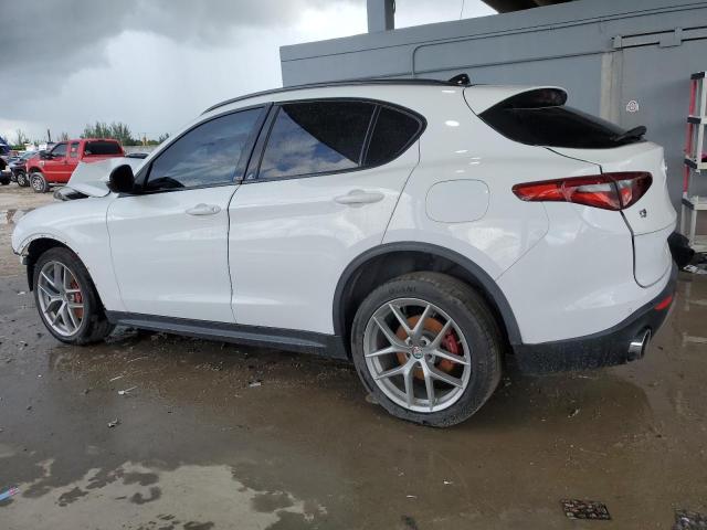 ZASFAKPN7J7B92649 - 2018 ALFA ROMEO STELVIO SPORT Blanc photo 2