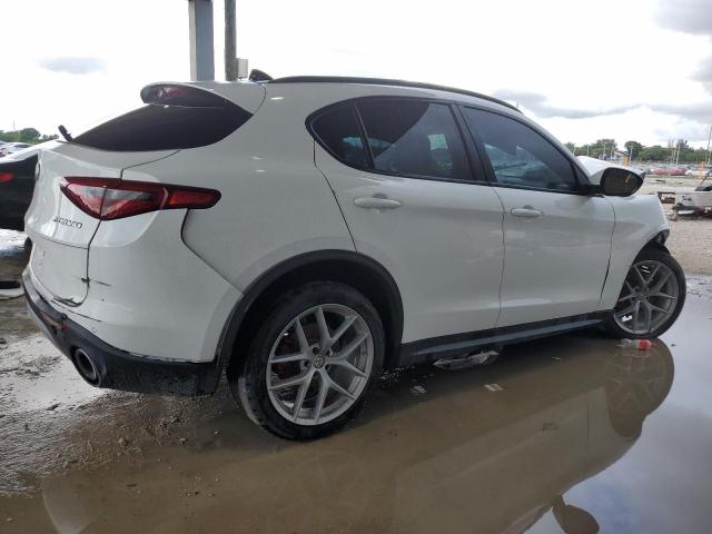 ZASFAKPN7J7B92649 - 2018 ALFA ROMEO STELVIO SPORT Blanc photo 3