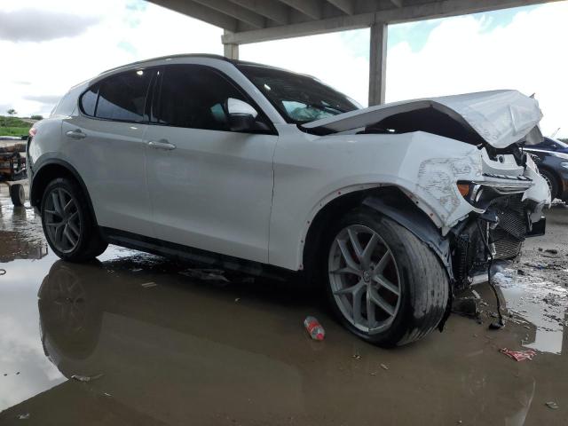 ZASFAKPN7J7B92649 - 2018 ALFA ROMEO STELVIO SPORT Blanc photo 4
