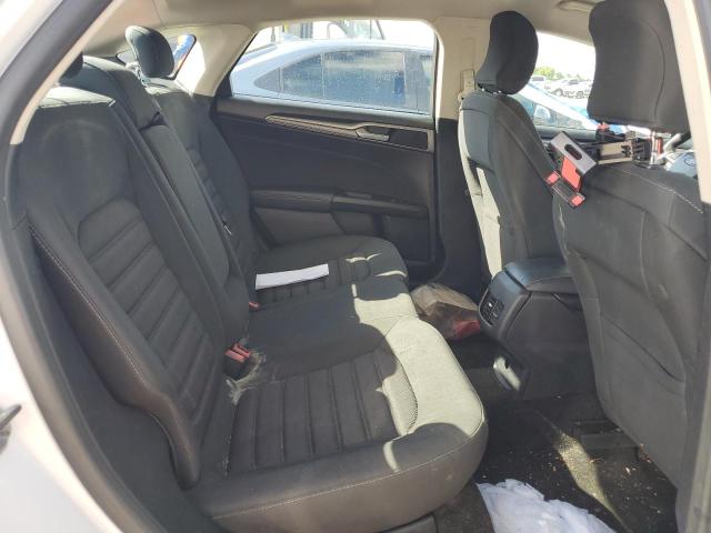 3FA6P0HD6JR178757 - 2018 FORD FUSION SE თეთრი ფოტო 10