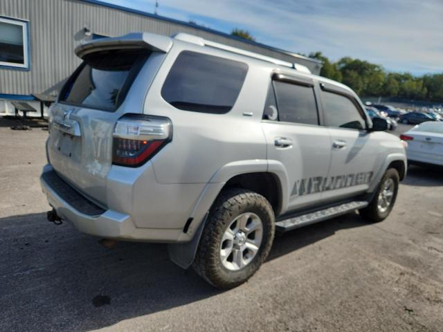 JTEBU5JR0G5369506 - 2016 TOYOTA 4RUNNER SR5/SR5 PREMIUM SILVER photo 3
