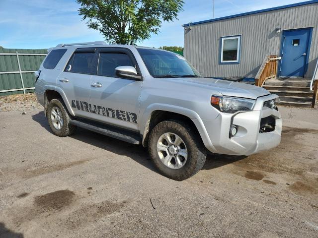 JTEBU5JR0G5369506 - 2016 TOYOTA 4RUNNER SR5/SR5 PREMIUM SILVER photo 4