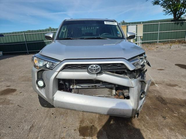 JTEBU5JR0G5369506 - 2016 TOYOTA 4RUNNER SR5/SR5 PREMIUM SILVER photo 5