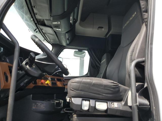 3AKJHHDR3KSKB2986 - 2019 FREIGHTLINER CASCADIA 1 Biały zdjęcie 5
