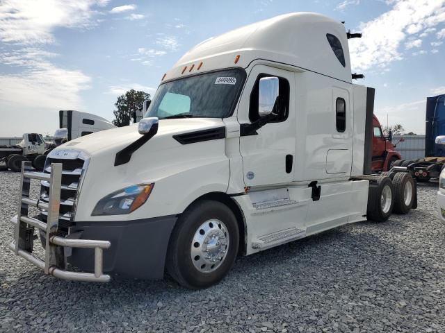 3AKJHHDR7KSKC5403 - 2019 FREIGHTLINER CASCADIA 1 WHITE photo 2